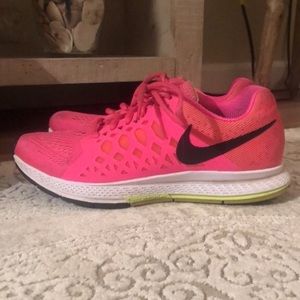 Pink nike size 7 sneaker